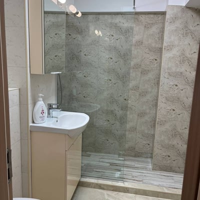 Rental of a comfortable 3-room apartment, 65 m², Tomis 2, Constanta, Romania